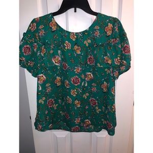 Green floral top